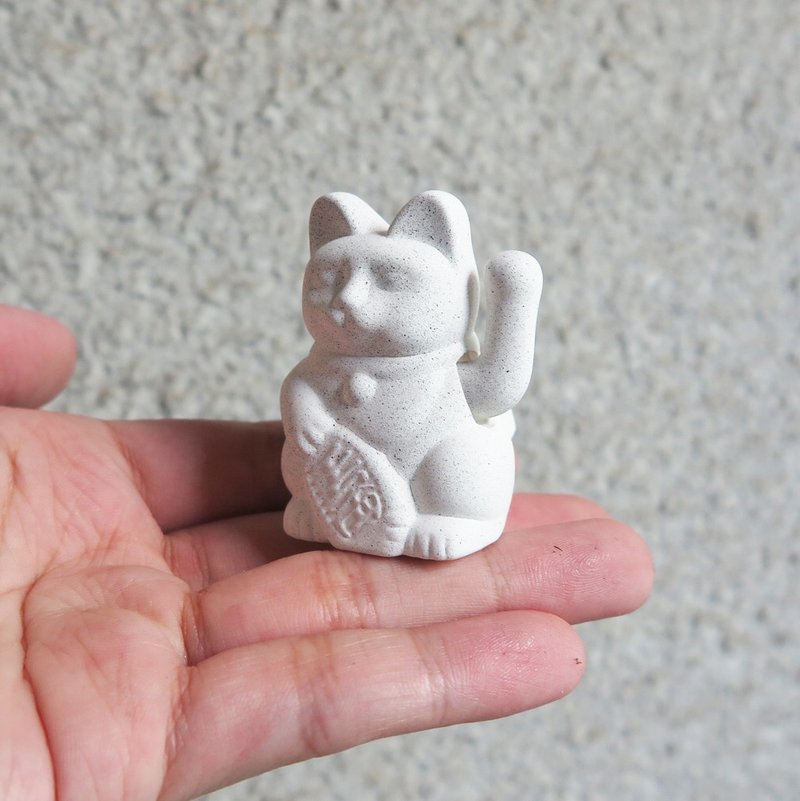 【永動系列】石來運轉 平安招財貓 太陽能 - 擺飾/家飾品 - 塑膠 多色