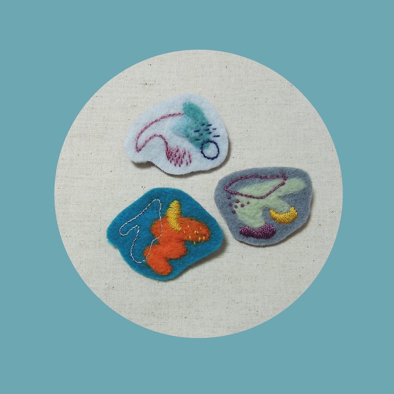 Twisted Brain Fantasy / Handmade Embroidery Pin Set - เข็มกลัด/พิน - งานปัก สีน้ำเงิน
