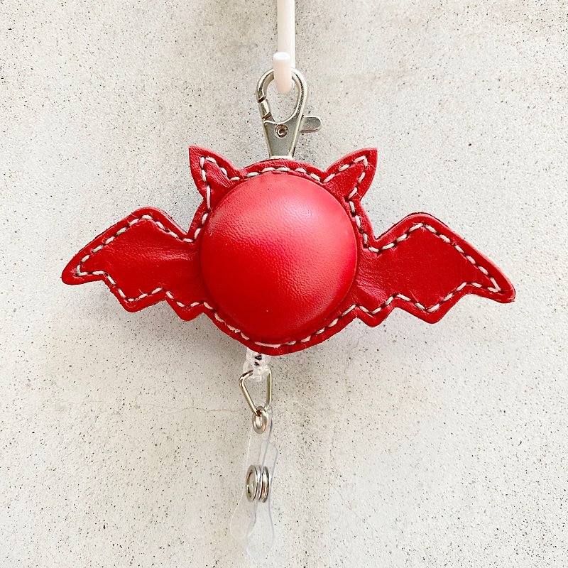 Little Devil Vegetable Tanned Cowhide Fat Belly Retractable Pull Button Red Squeak Easy Pull Button for Commuters - ที่ใส่บัตรคล้องคอ - หนังแท้ สีแดง