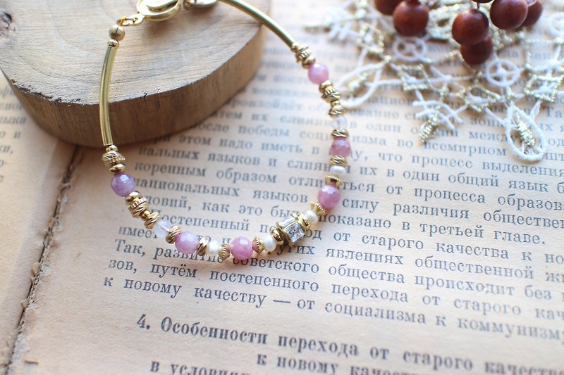 Pink rose-Ruby zircon pearl bracelet - สร้อยข้อมือ - เครื่องเพชรพลอย 