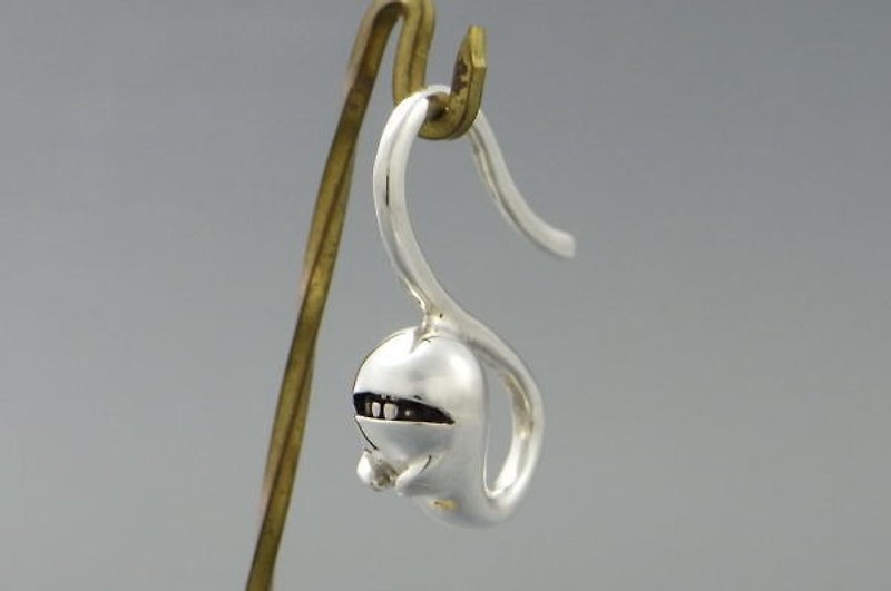 anti smile ghost earring (s_m-O.19) ( 不高兴 情绪不好 幽灵 鬼 鬼魂 亡魂 灵魂 銀 穿孔耳环 ) - Earrings & Clip-ons - Sterling Silver Silver