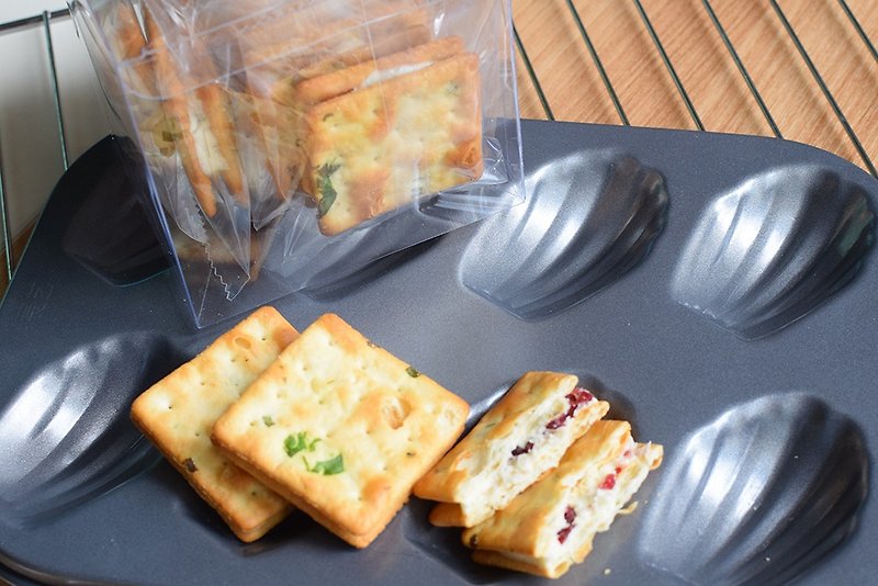Handmade Cookies Cranberry Rolling Cookies Gift Box Gift - คุกกี้ - วัสดุอื่นๆ 