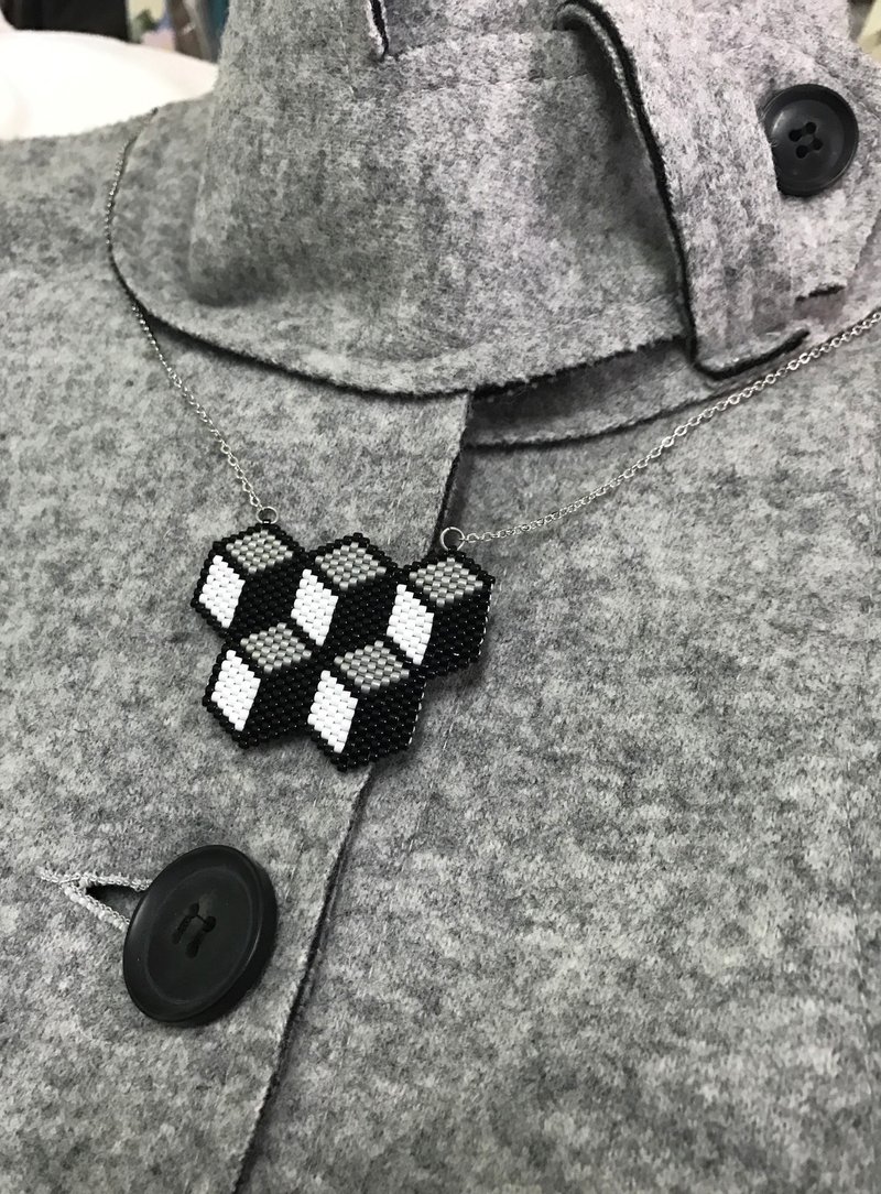幾何系列 : Little Cube Necklace (N1702JS) - 項鍊 - 其他材質 黑色