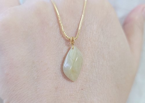 螺絲帽帽工作室 【親翠】天然翡翠 冰黃隨型葉型原石18K金釦頭 招財鎖骨鏈