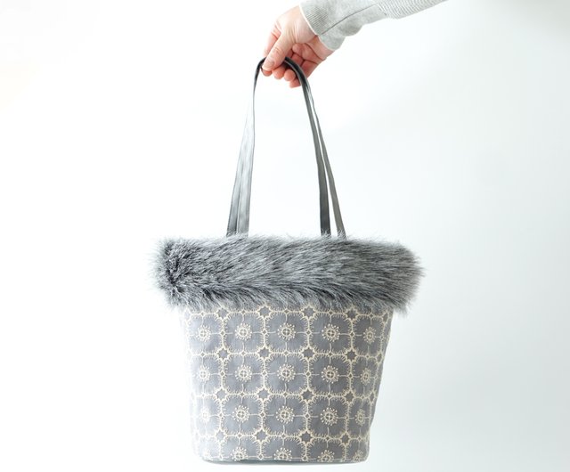 mina perhonen fur tote bag anemone mina perhonen - Shop Litta Handbags &  Totes - Pinkoi