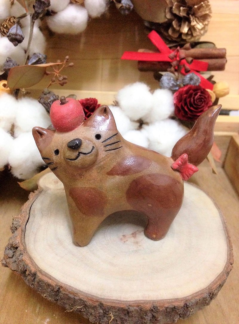 猫のいい友達 -  Ping An！平和！Apple cat - 置物 - 陶器 多色