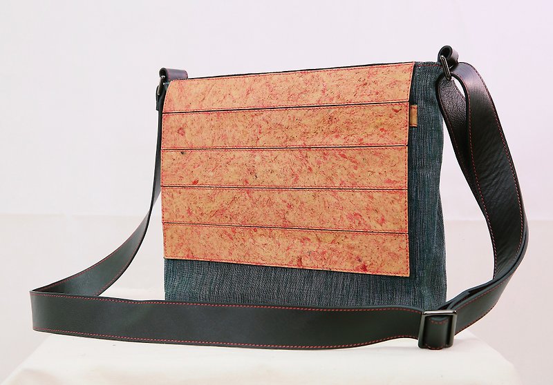 Ecobag, Messenger bag, Recycled leather with local handwoven cotton Thai fabric - กระเป๋าแมสเซนเจอร์ - วัสดุอีโค สีเขียว