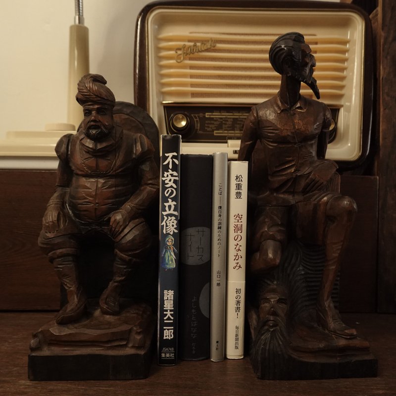 Old Don Quixote Sancho Panza hand-carved bookends ornaments Europe Spain Japan - ของวางตกแต่ง - ไม้ สีนำ้ตาล