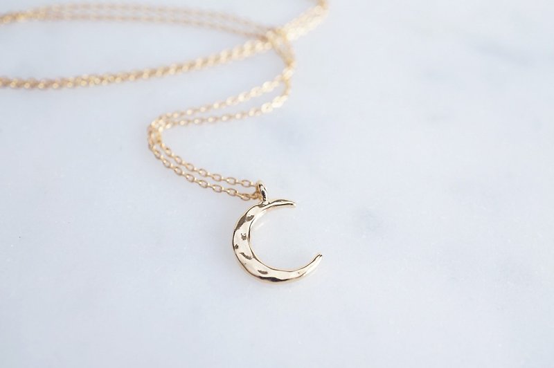 [14KGF] Necklace, Embossed Crescent Moon (S)