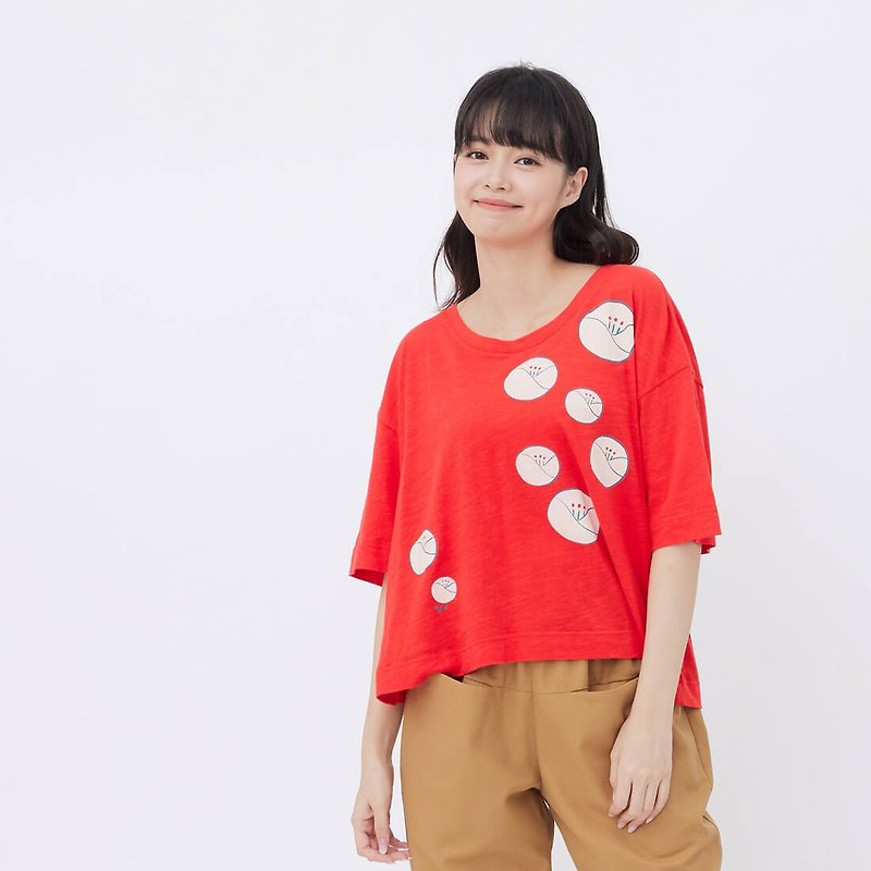 Flower Bubble Cotton Top Red Cross Brand : Zito Hsu X so that's me - เสื้อผู้หญิง - ไนลอน สีแดง