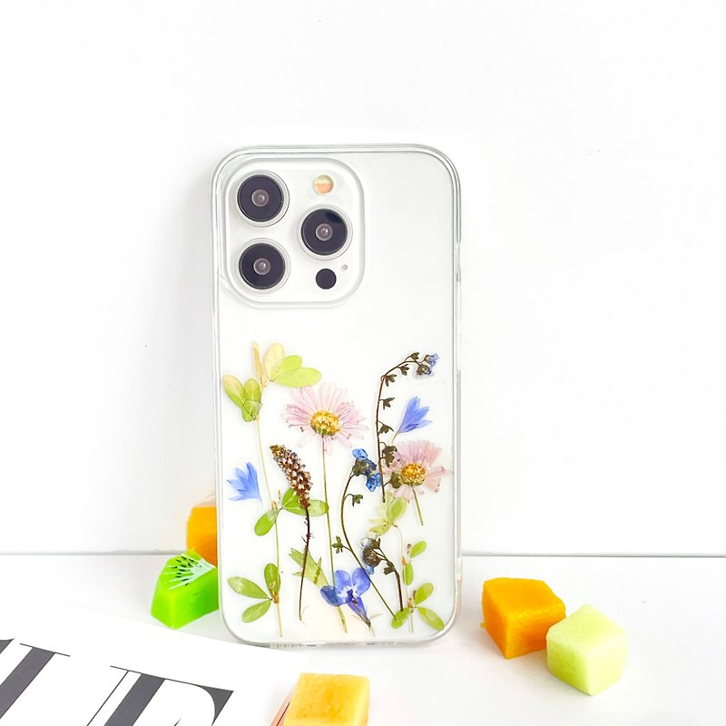 雛菊與矢車菊手作押花手機殼 適用於iPhone Samsung Sony全系 - 手機殼/手機套 - 植物．花 
