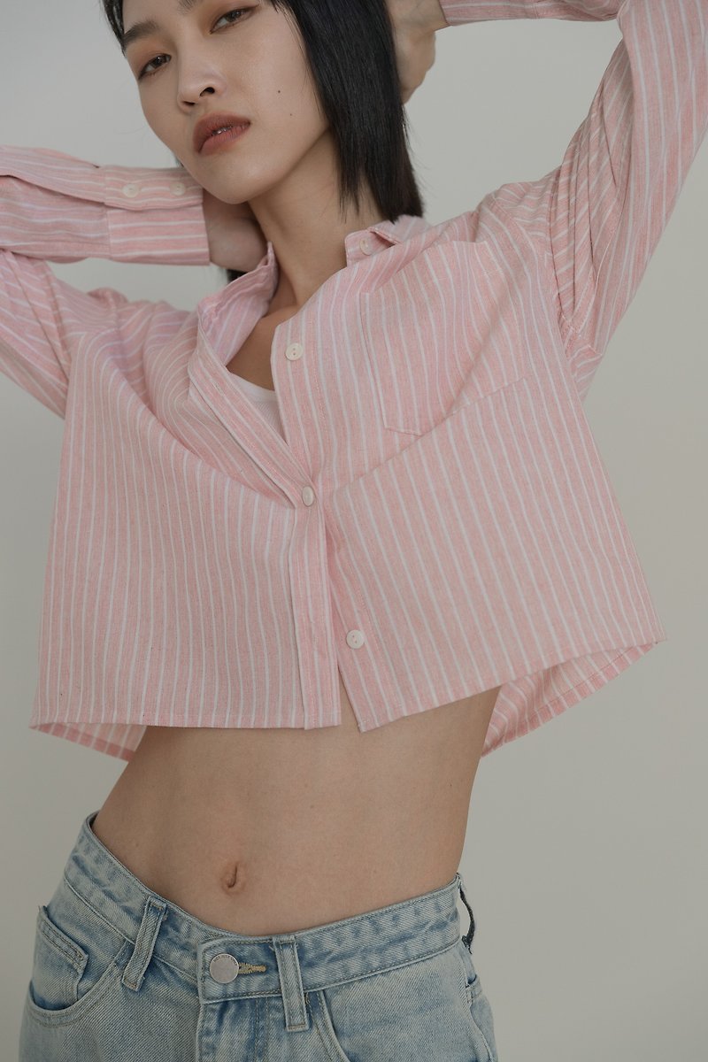【品牌原創】 Ivy 硬挺棉麻 率性 短版襯衫 溫柔粉 - 女裝 上衣 - 棉．麻 粉紅色