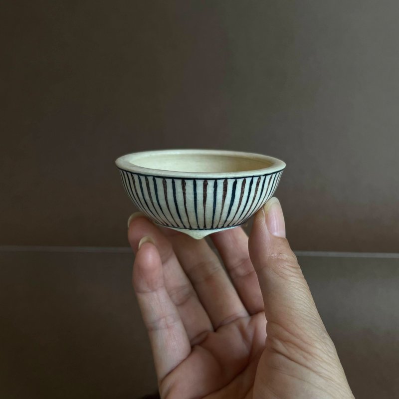 日本柳畔春嘉 雙色縞模様玉縁圓鉢 - 花瓶/花器 - 陶 
