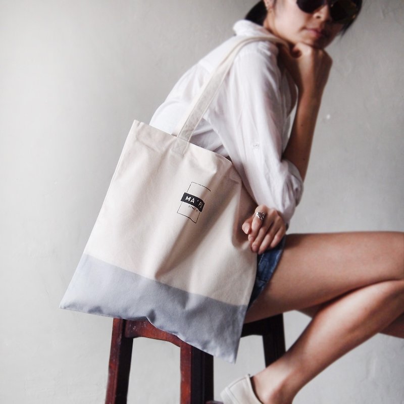 Classic LOGO satin dyed light gray short strap canvas bag - Messenger Bags & Sling Bags - Cotton & Hemp Gray