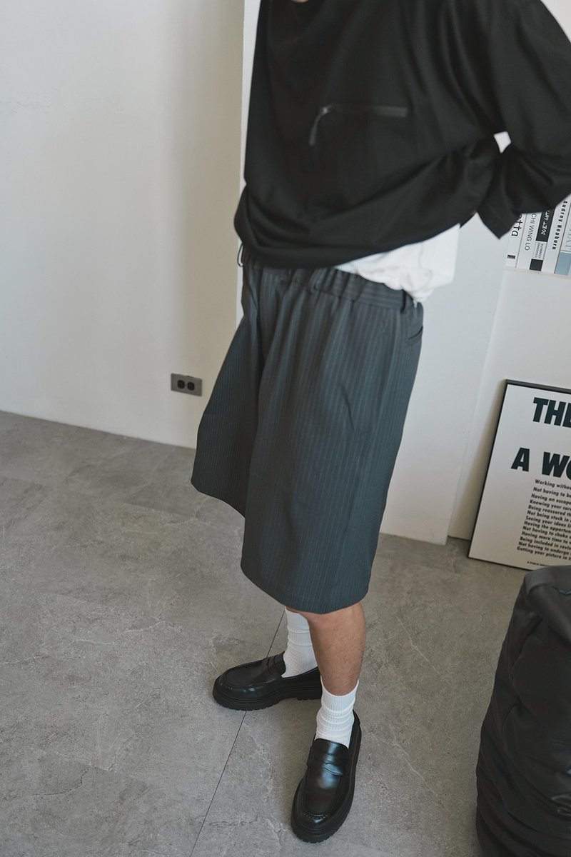 Stone As - Traight Wide Jorts / 直條西寬短褲 七分 深灰色 - 男短褲/工作短褲 - 棉．麻 灰色