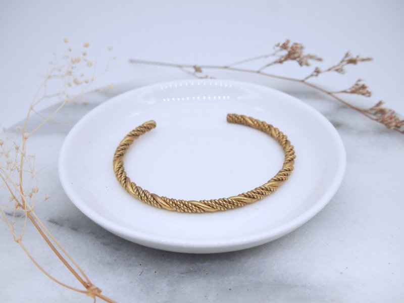 扭轉螺紋黃銅手環(選物) - 手鍊/手環 - 其他金屬 黃色
