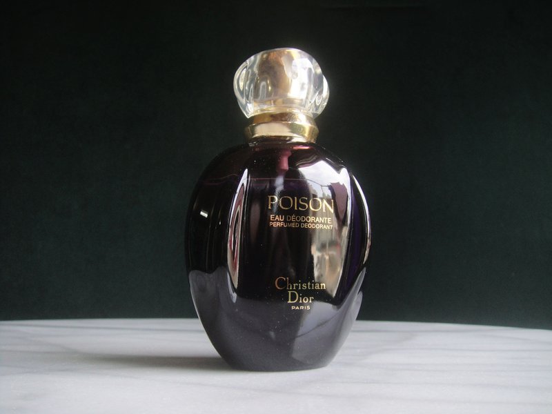 [OLD-TIME] Early second-hand POISON perfume 100ml (sold on the premise of collection - น้ำหอม - วัสดุอื่นๆ หลากหลายสี