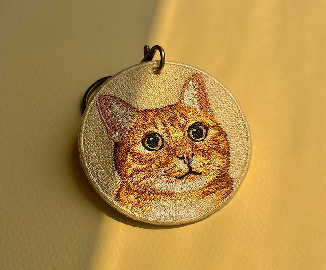EMJOUR 両面刺繍チャーム - オレンジ猫 | シミュレーション刺繍