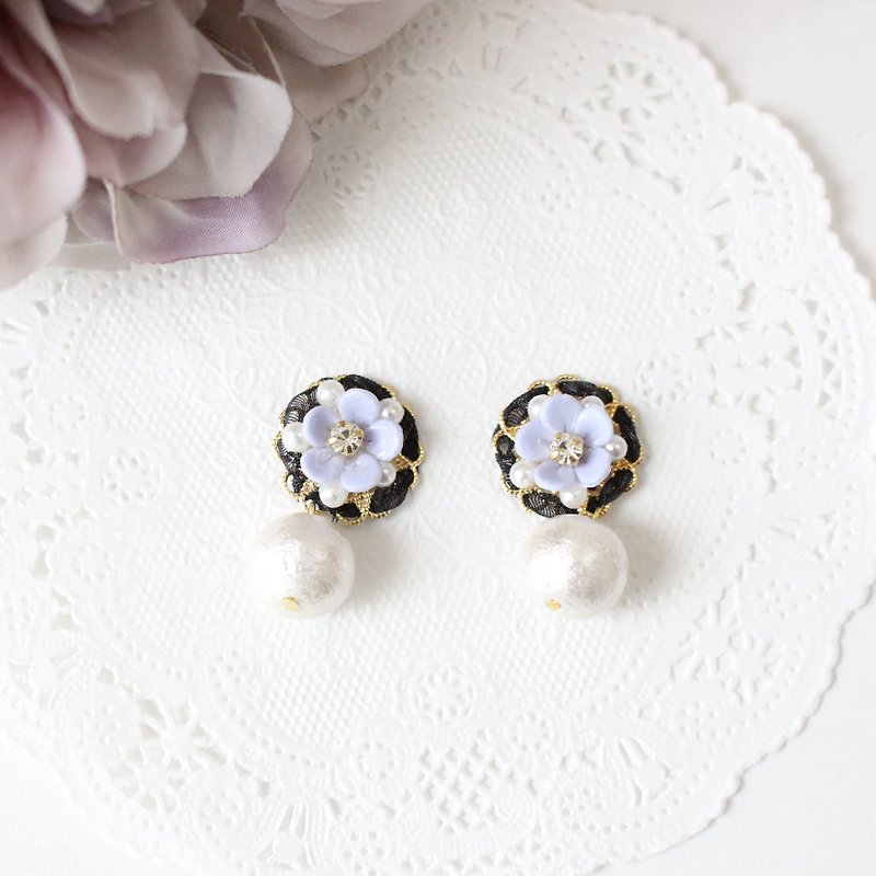 Lavender flower and bijou and cotton pearl earrings - Earrings & Clip-ons - Clay Purple