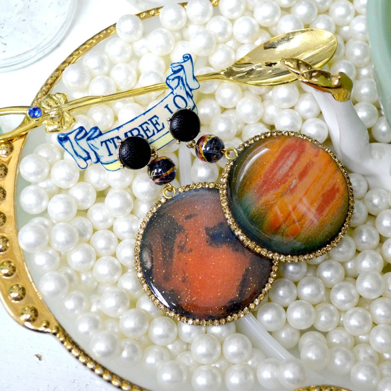 TIMBEE LO 金星 火星球 木片圖案耳環 綴施華洛水晶 - 耳環/耳夾/耳骨夾 - 其他材質 多色