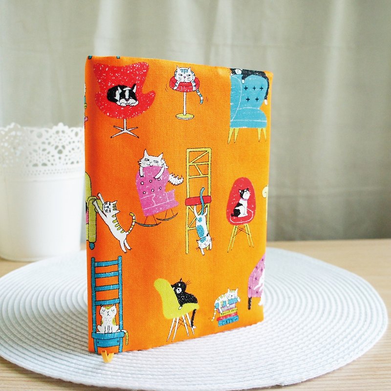 Lovely Japanese cloth [cat sleeping double-sided cloth book jacket] book cover B6 log 13X18 hand account - Book Covers - Cotton & Hemp Orange