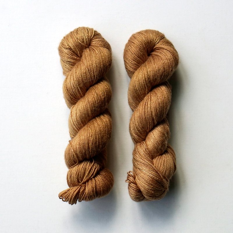 Hand-dyed thread‧ Beaver Gold - เย็บปัก/ถักทอ/ใยขนแกะ - วัสดุอื่นๆ สีทอง