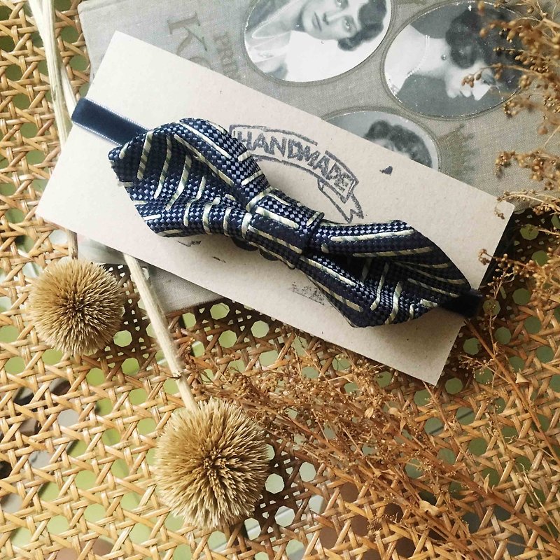 結婚畢業禮物- 古董布花領帶改製手工領結-古典藍-寬版 - 煲呔 - 絲．絹 藍色