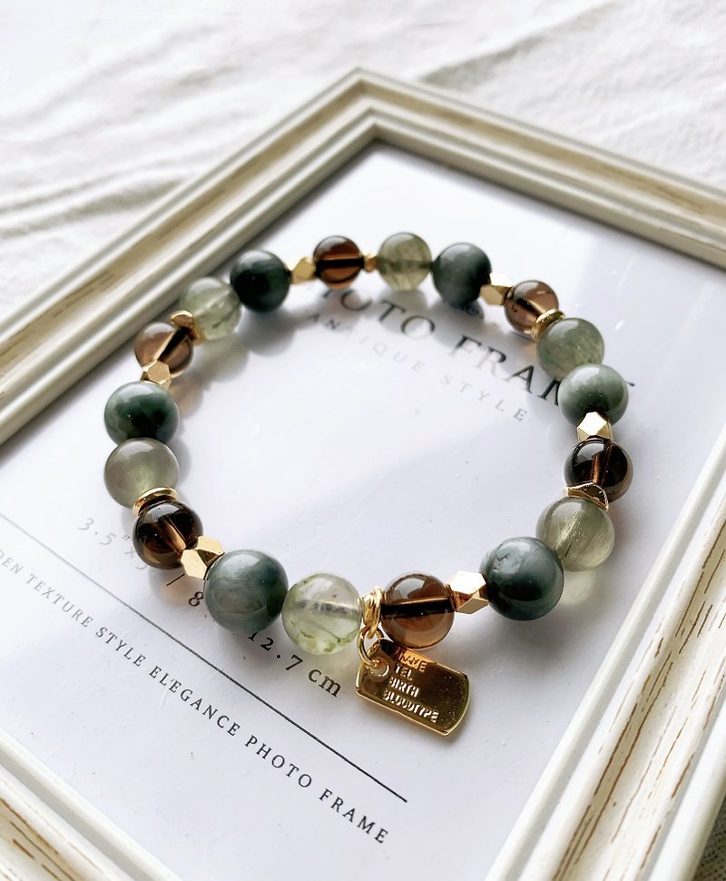 Green hair crystal / eagle eye Stone/ tea crystal hand-made design energy crystal bracelet - Bracelets - Crystal 