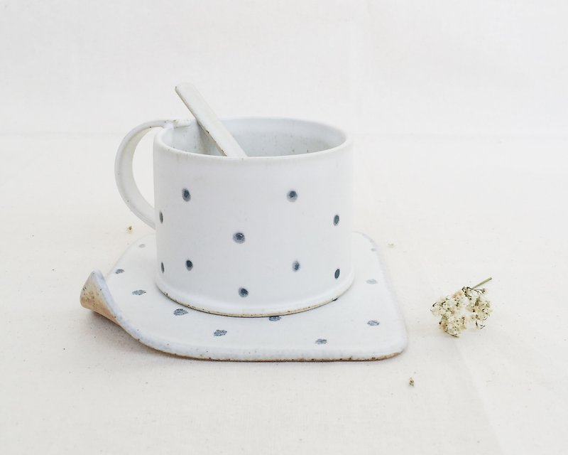 簡約手作小清新陶瓷咖啡杯-波点 - 茶具/茶杯 - 陶 白色