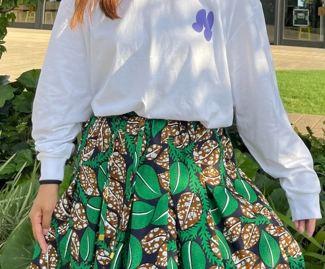パッチ刺繍グラフロンT - ショップ moyan ecri Tシャツ - Pinkoi