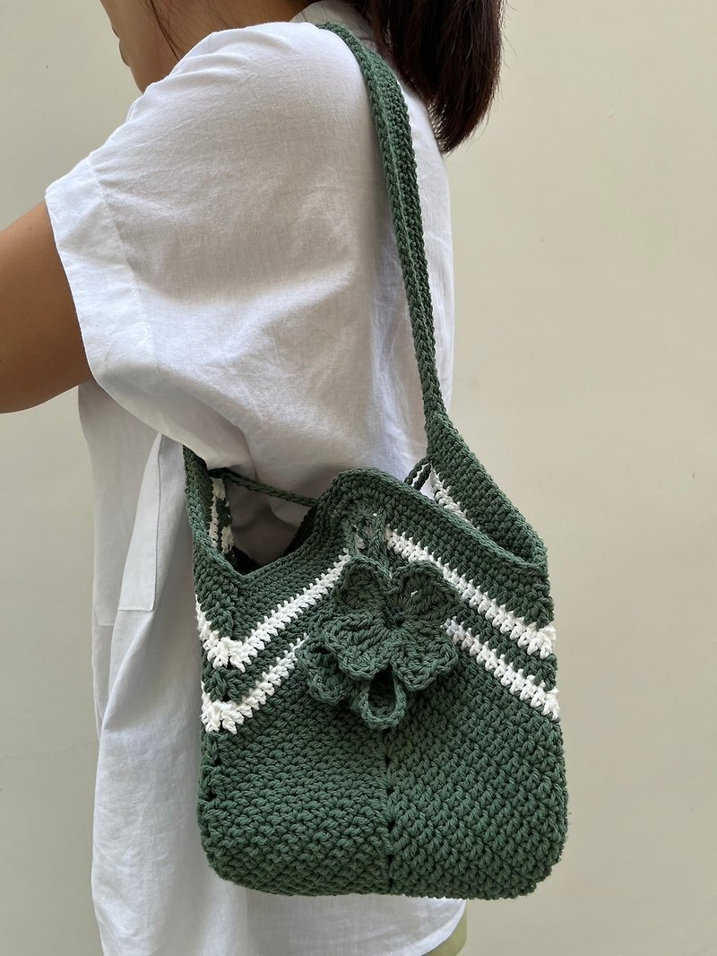Pine Green Shoulder Bucket Bag with Clover, Crochet handicraft - Handbags & Totes - Cotton & Hemp Green
