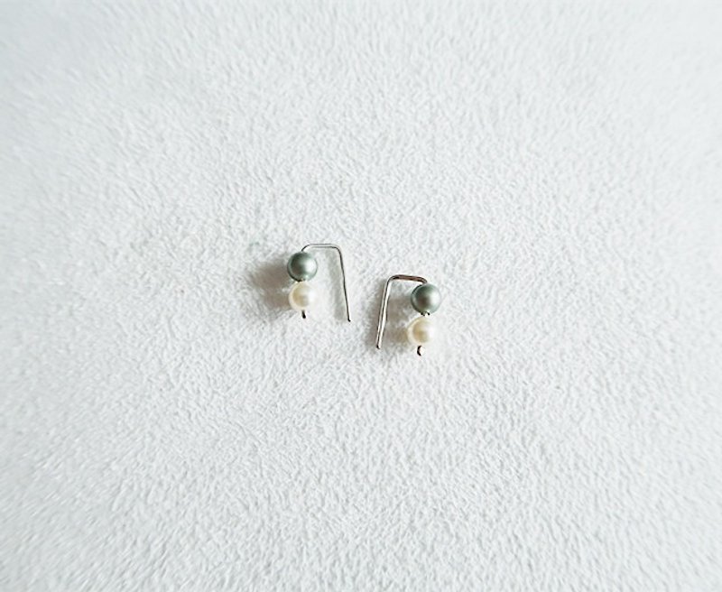 Color beads Earrings Gray green white Sterling Silver - Earrings & Clip-ons - Sterling Silver Green