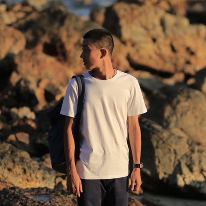 chichaqu | Blue label - Organic cotton T-shirt  /  2 colors - black and white - เสื้อยืดผู้ชาย - ผ้าฝ้าย/ผ้าลินิน 