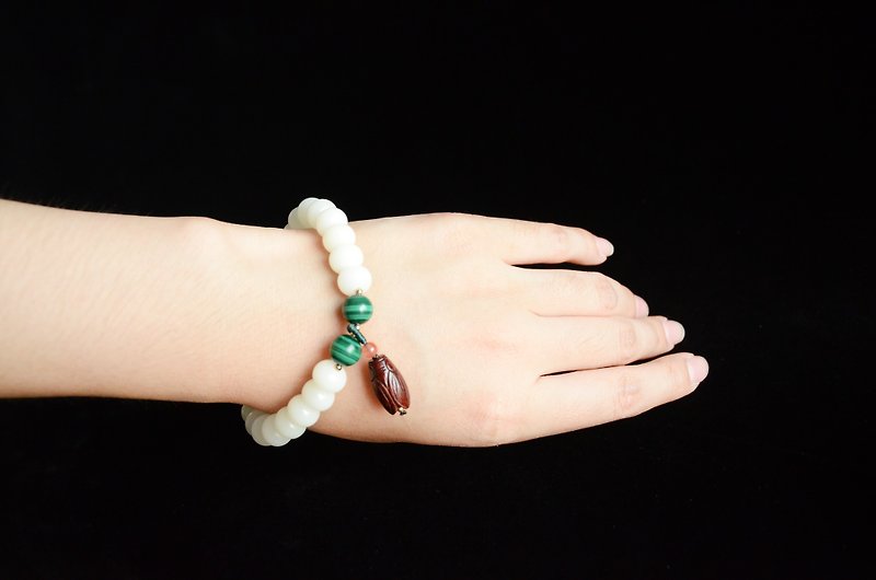 [夏蝉] white jade bodhi fresh retro art bracelet - Bracelets - Wood White