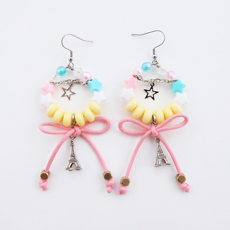 Bead hoop earrings with pink bow and Eiffel charm - 耳環/耳夾 - 其他材質 多色