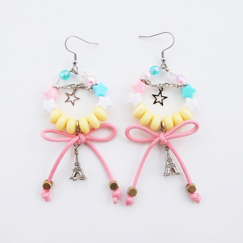 Bead hoop earrings with pink bow and Eiffel charm - ต่างหู - วัสดุอื่นๆ หลากหลายสี