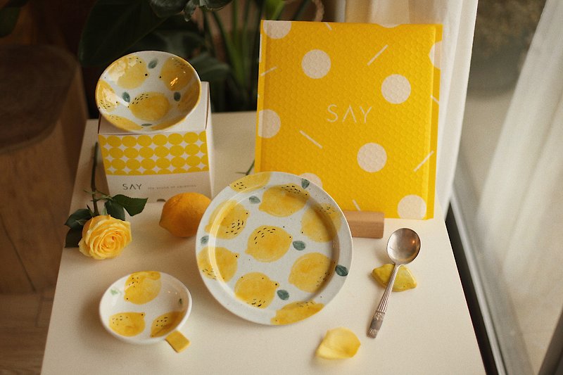 เครื่องลายคราม จานและถาด - Lemon v bowl hand-made hand-painted ceramic tableware utensils lemon plant pattern original design
