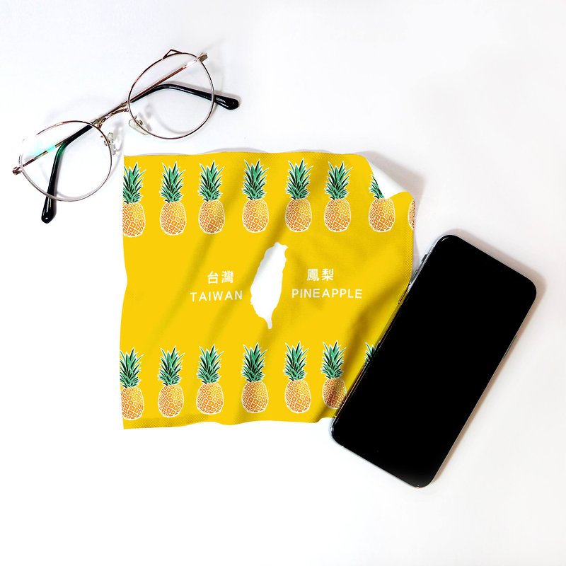 【Bu Yang】Printed Universal Fabric Taiwan Pineapple 1 Microfiber=Mobile Phone=Tablet=Laptop=Original - กล่องแว่น - วัสดุอื่นๆ สีเหลือง
