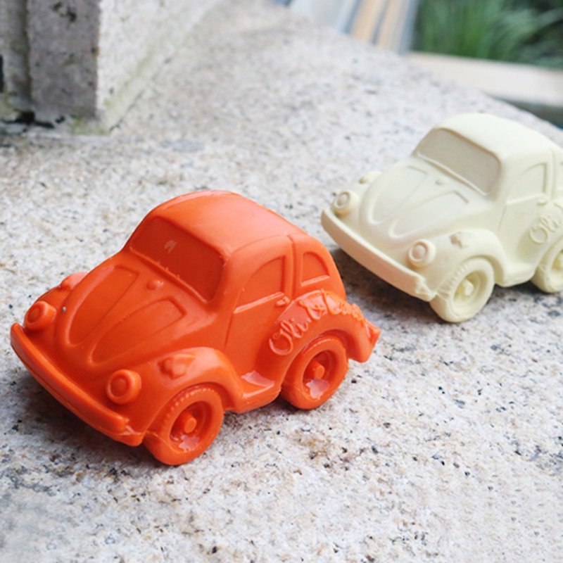 西班牙 Oli & Carol-摩登小金龜車-橘色-橡膠固齒器/洗澡玩具 - 嬰幼兒玩具/毛公仔 - 橡膠 橘色