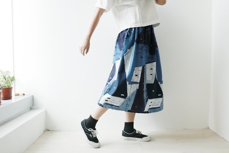 Abstract skirt - กระโปรง - ผ้าฝ้าย/ผ้าลินิน สีน้ำเงิน