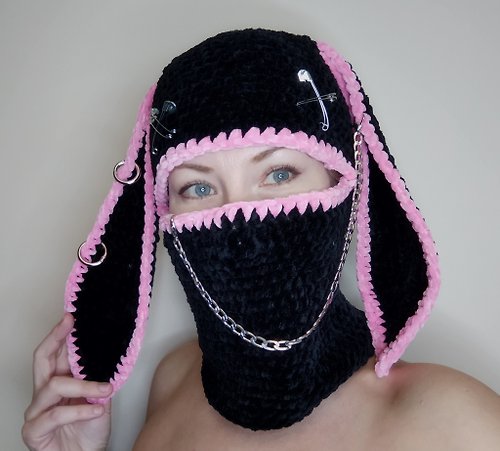 Alternative Crochet Boutique 萬聖節兔子全臉面具。 長耳朵的令人毛骨悚然的兔子帽子。
