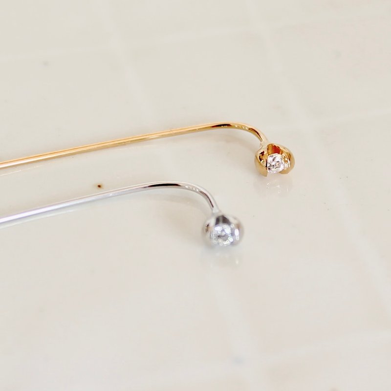 Tiny seed earrings - 耳環/耳夾/耳骨夾 - 純銀 金色