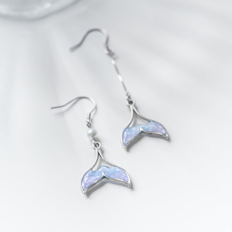 美人魚系列 | 不對稱魚尾耳環 925銀針 可改耳夾 - 耳環/耳夾/耳骨夾 - 樹脂 紫色