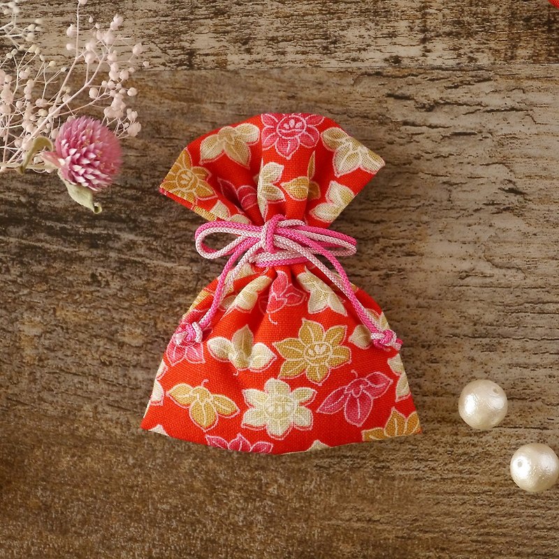 Happy happy accessories smell bag - น้ำหอม - ผ้าฝ้าย/ผ้าลินิน สีแดง