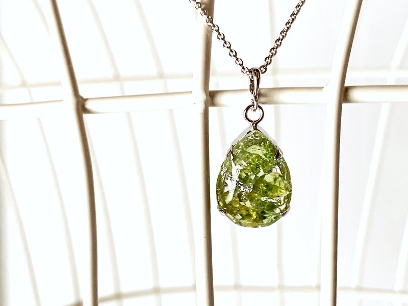 Unisex [August birthstone] Peridot necklace (pendant) that brings positive - Necklaces - Semi-Precious Stones Green