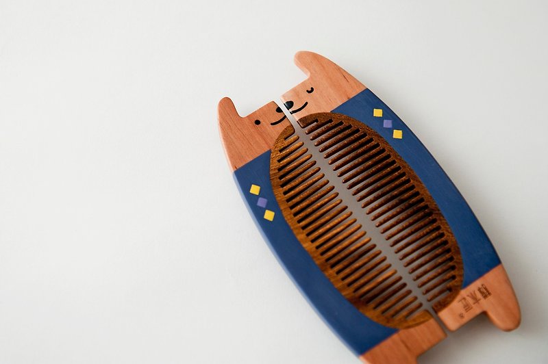 Carpenter Tan_Half a companion personality rabbit cool blue wood comb (1 piece) - อุปกรณ์แต่งหน้า/กระจก/หวี - ไม้ สีน้ำเงิน