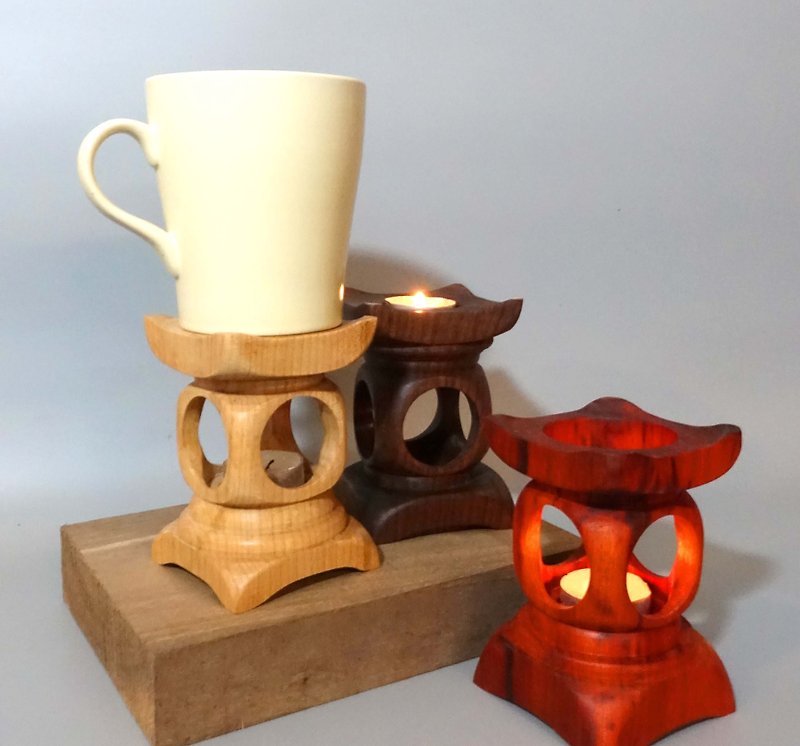 四腳燭台 - 香氛蠟燭/燭台 - 木頭 紅色