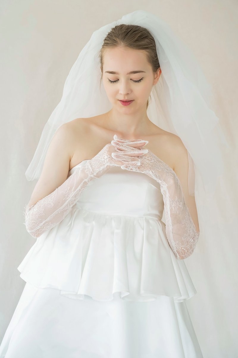 Lace Long Bridal Gloves - ถุงมือ - วัสดุอื่นๆ ขาว