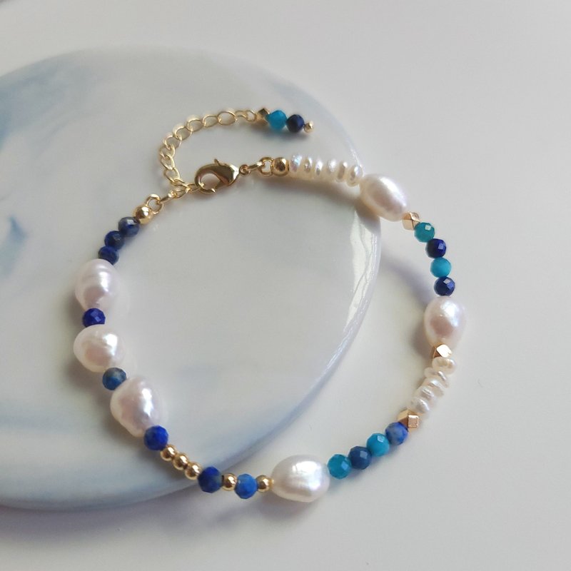 Natural stone series - Blue light in the sea | Pearl and semi-precious Gemstone bracelet - สร้อยข้อมือ - คริสตัล สีน้ำเงิน