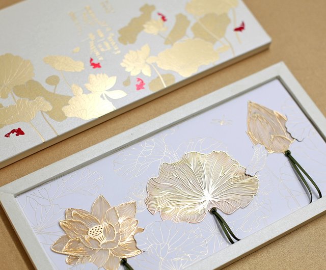 あなたの手のひらの上で蓮の金属のしおりを巻く、古典的な中国の